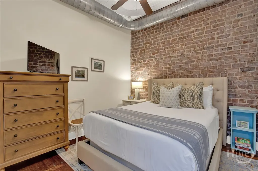 310 W Broughton Street Savannah GA 31401