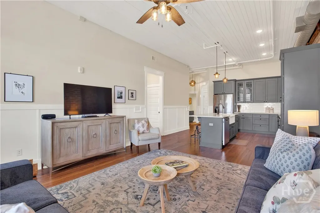 310 W Broughton Street Savannah GA 31401