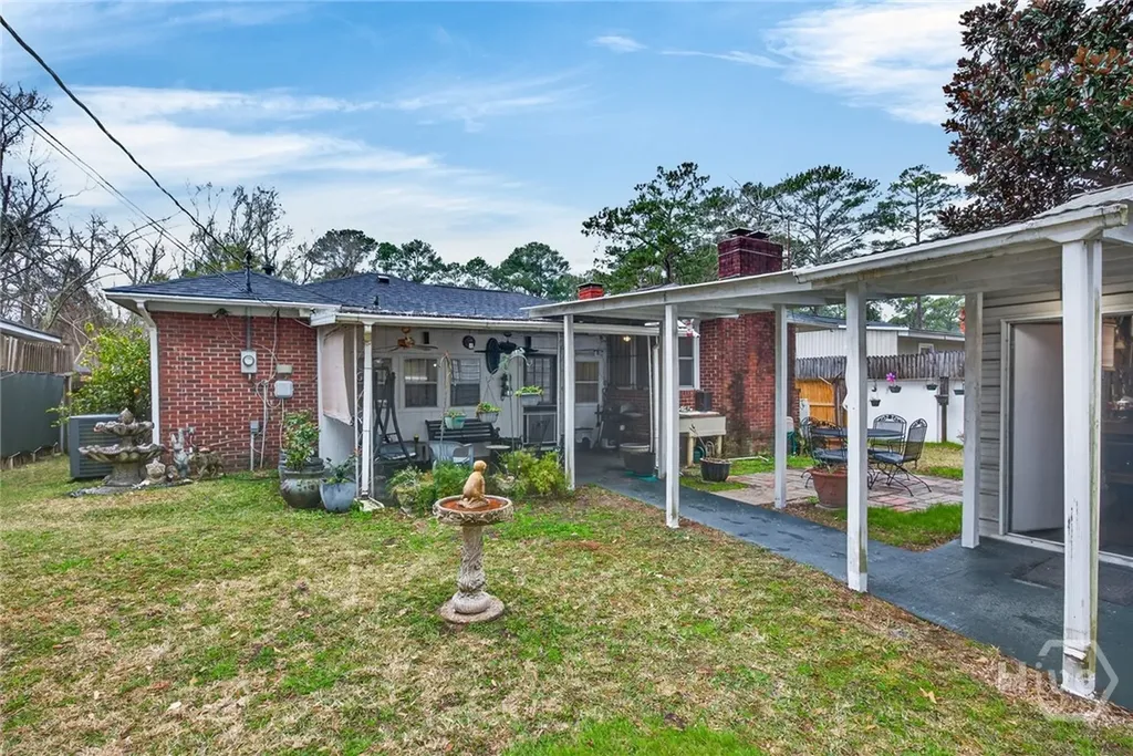 116 E 66th Street Savannah GA 31405