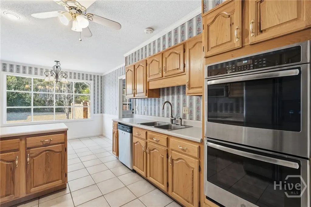 8511 Kent Drive Savannah GA 31406