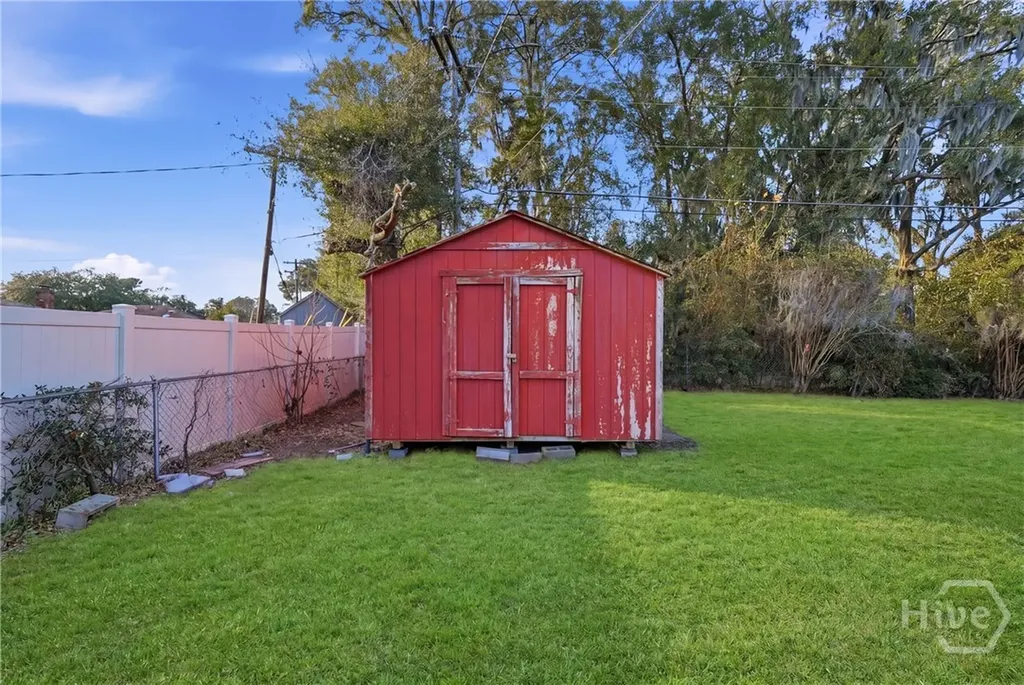 8511 Kent Drive Savannah GA 31406