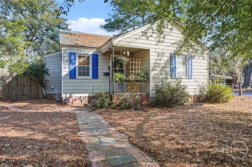 2224 E 38th Street Savannah GA 31404