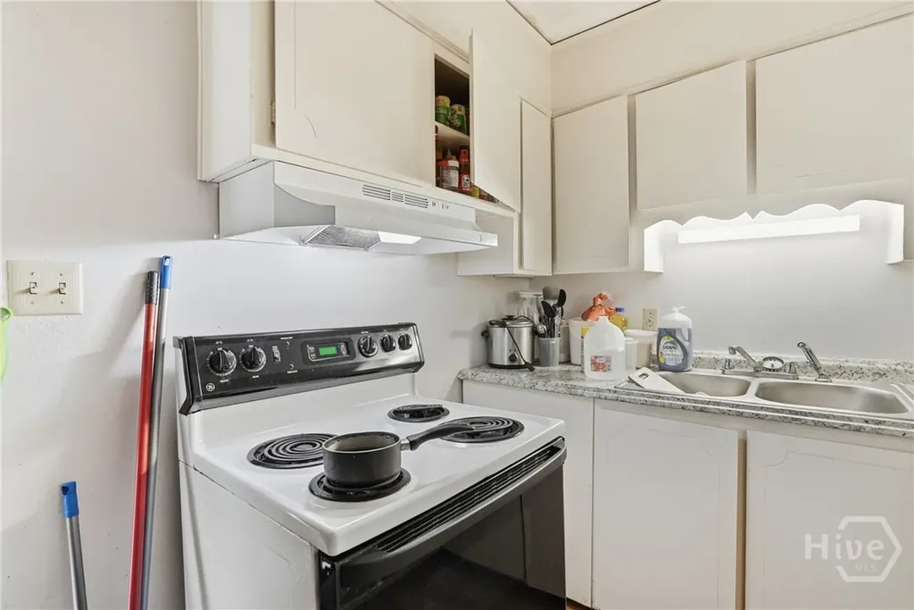 1532 Eleanor Street Savannah GA 31415
