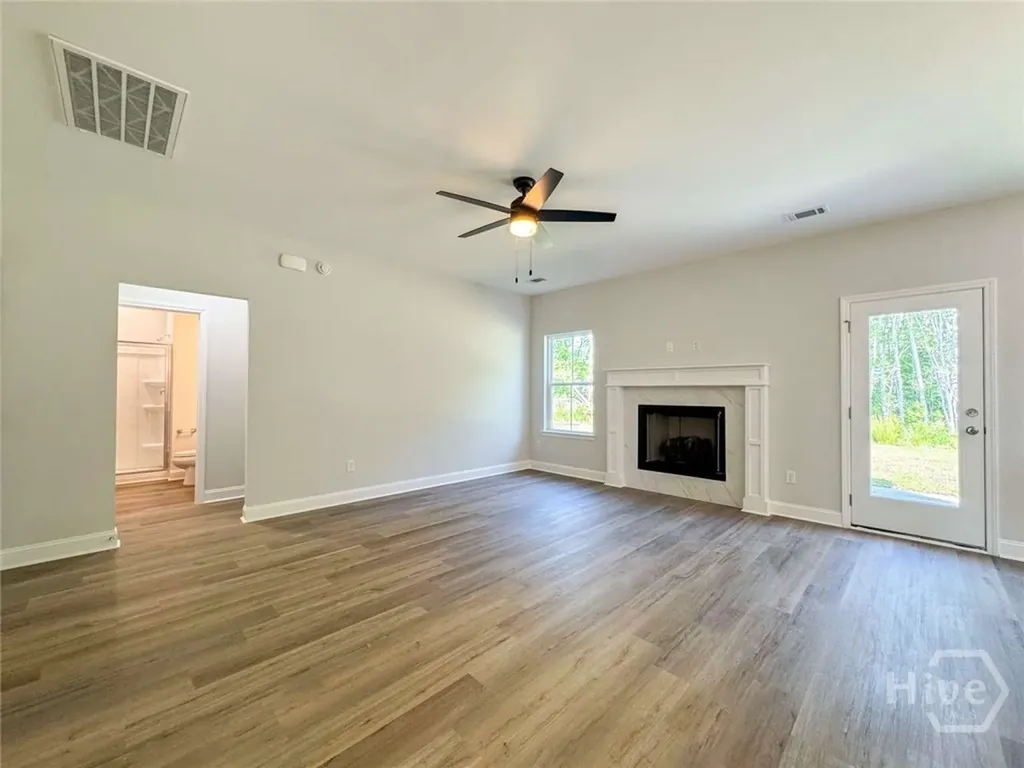 124 Providence Loop Hinesville GA 31313