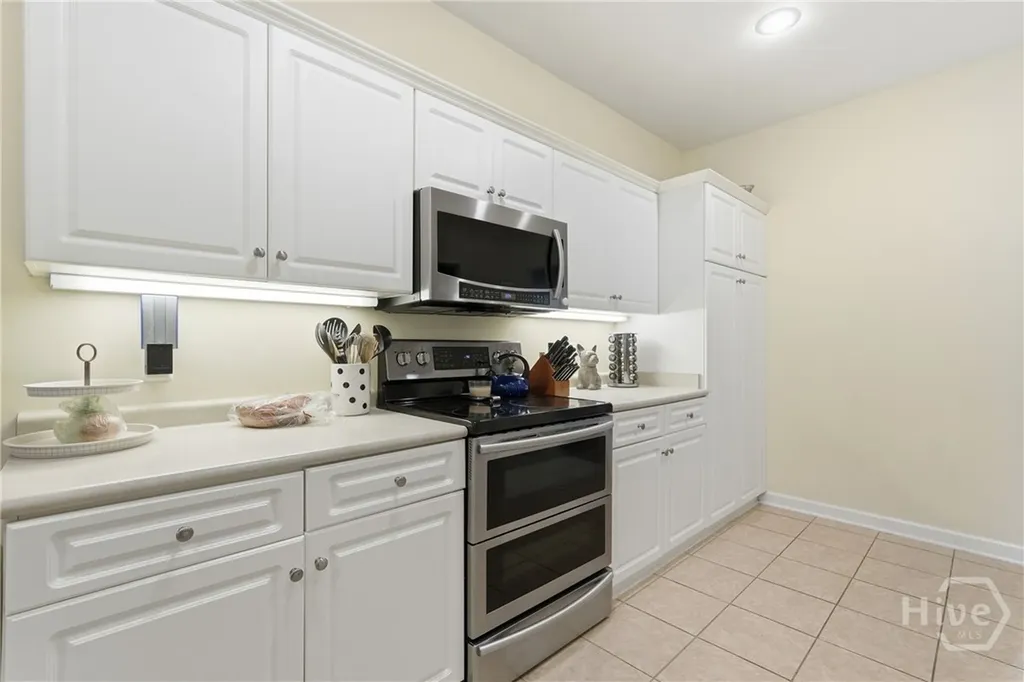 113 Suffolk Road Savannah GA 31410