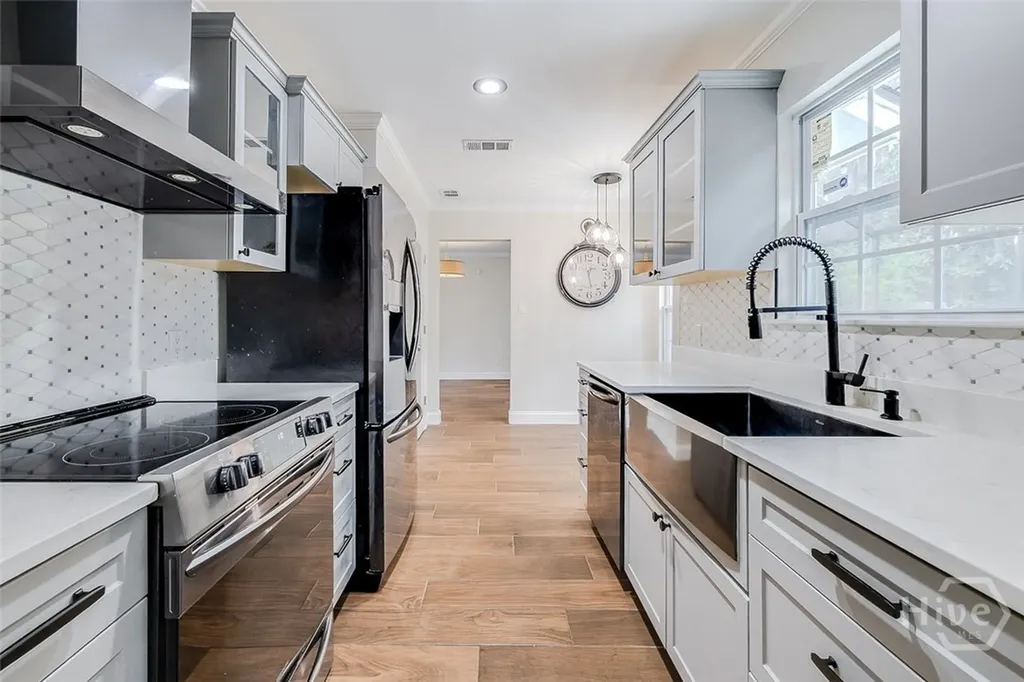 6 Jasmine Court Savannah GA 31406