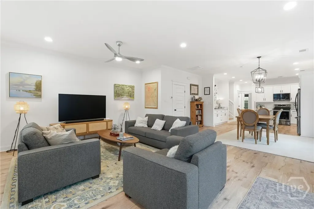806 E 35th Street Savannah GA 31401