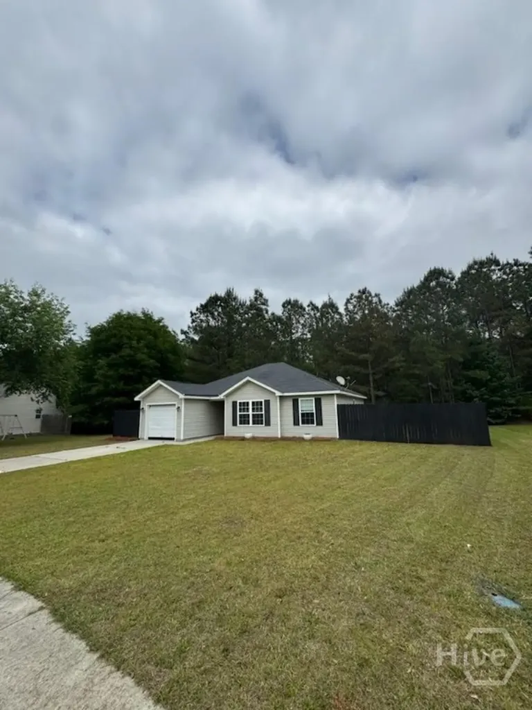 126 Knotty Pine Circle Springfield GA 31329