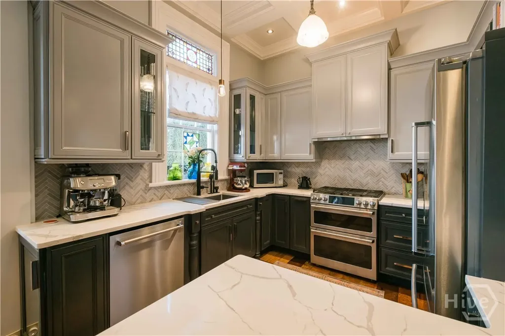 108 E Gaston Street Savannah GA 31401