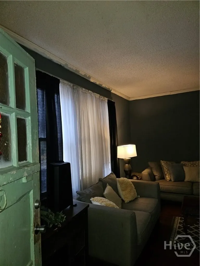645 E 40th Street Savannah GA 31401