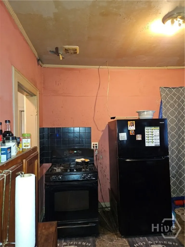 645 E 40th Street Savannah GA 31401