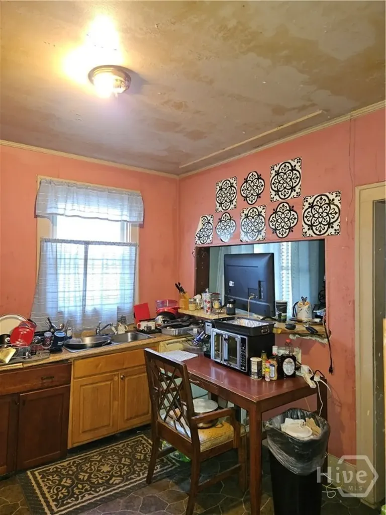 645 E 40th Street Savannah GA 31401