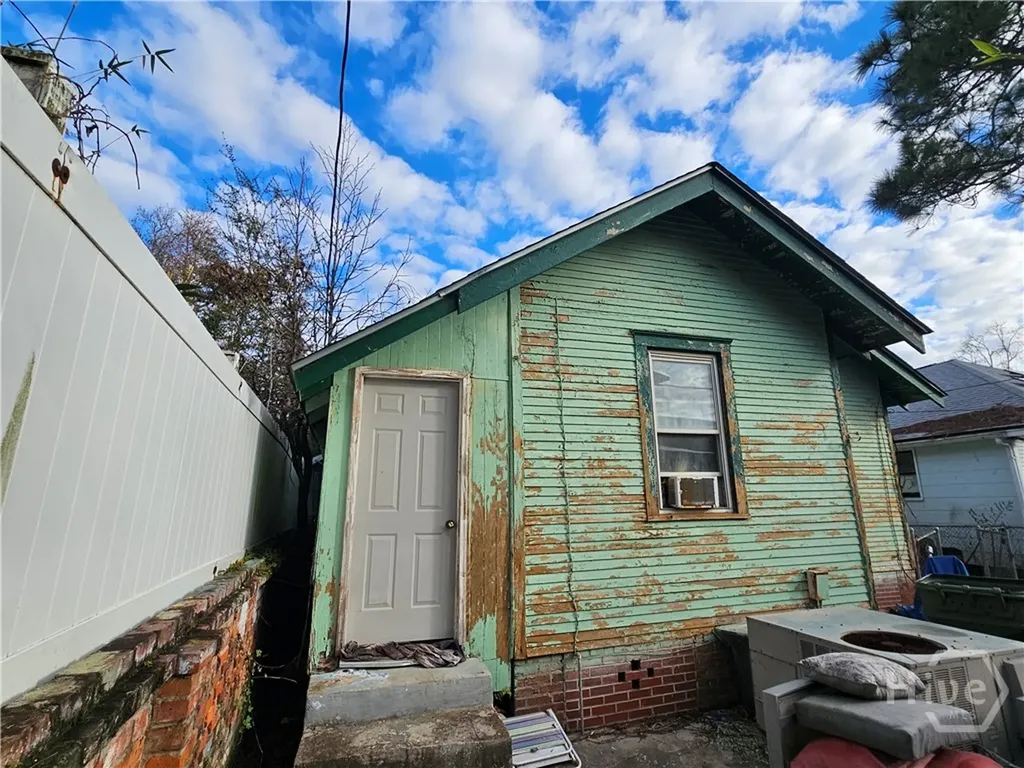 645 E 40th Street Savannah GA 31401