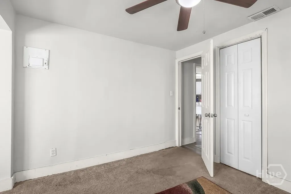 1513 Vine Street Savannah GA 31401
