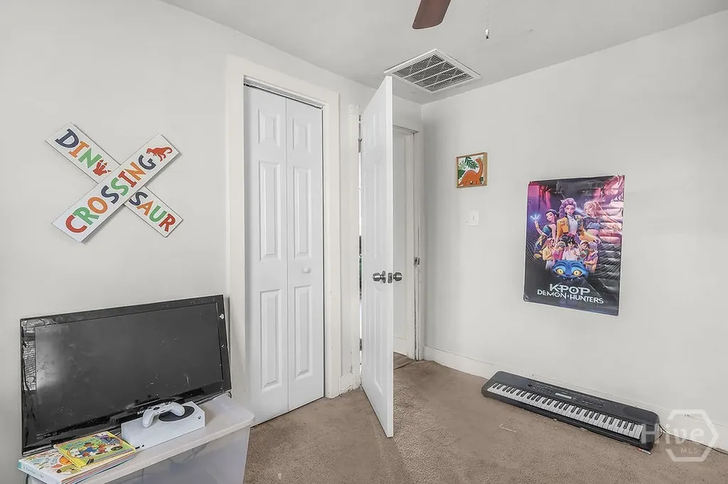 1513 Vine Street Savannah GA 31401