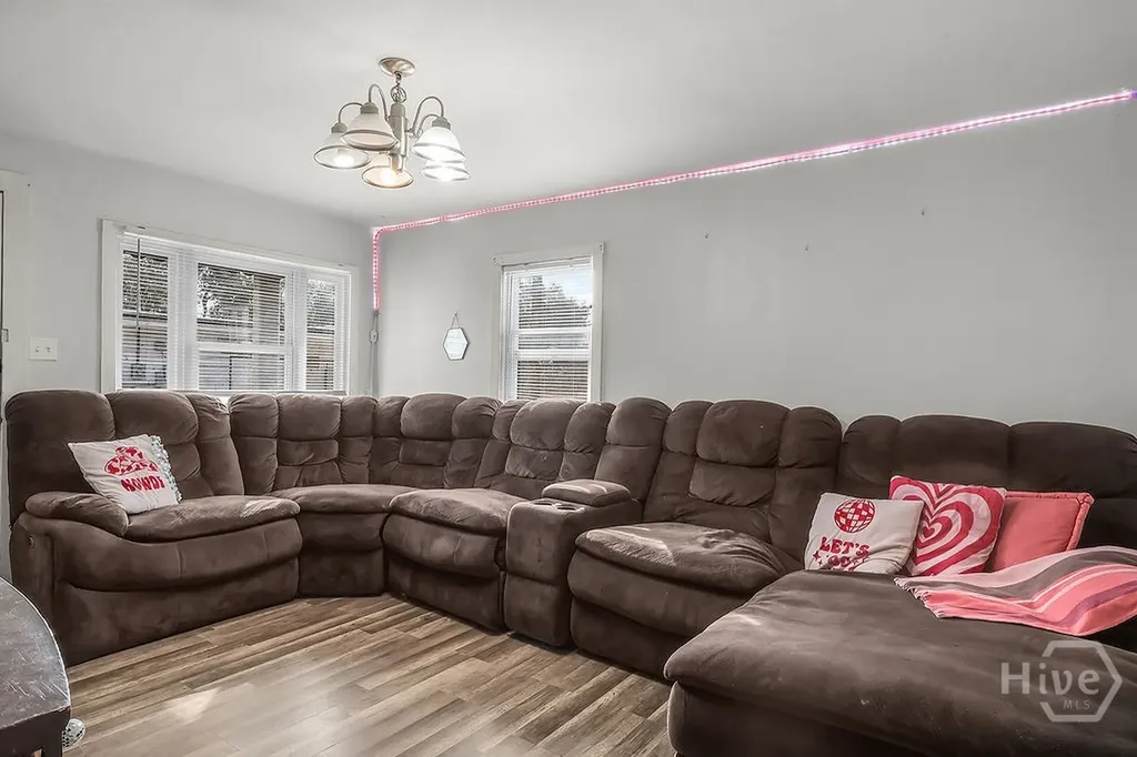 1513 Vine Street Savannah GA 31401
