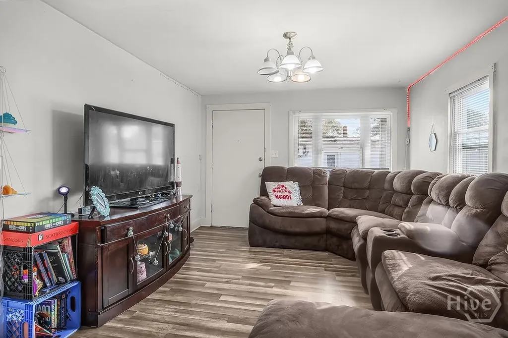 1513 Vine Street Savannah GA 31401