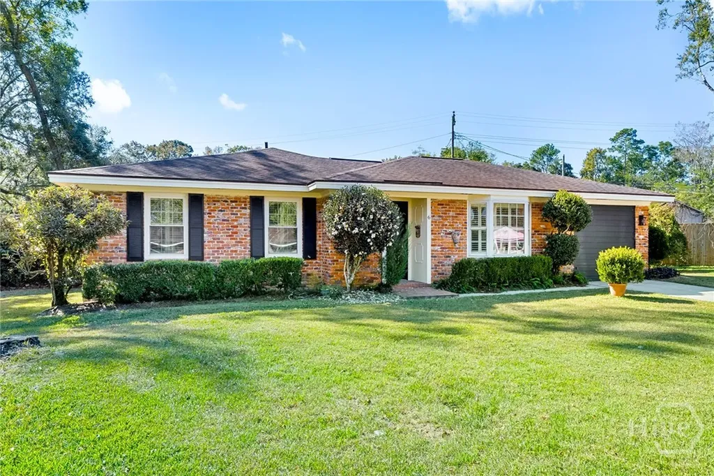 6 Prince Charles Court Savannah GA 31406
