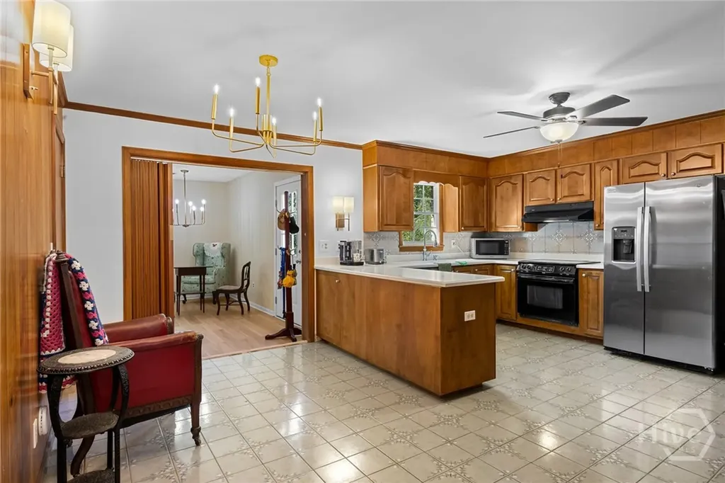 6 Prince Charles Court Savannah GA 31406