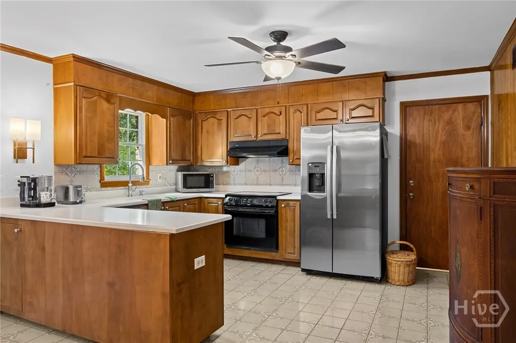 6 Prince Charles Court Savannah GA 31406