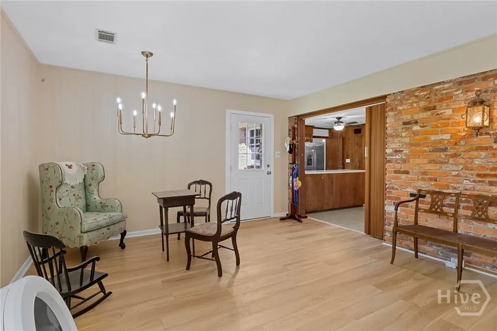 6 Prince Charles Court Savannah GA 31406