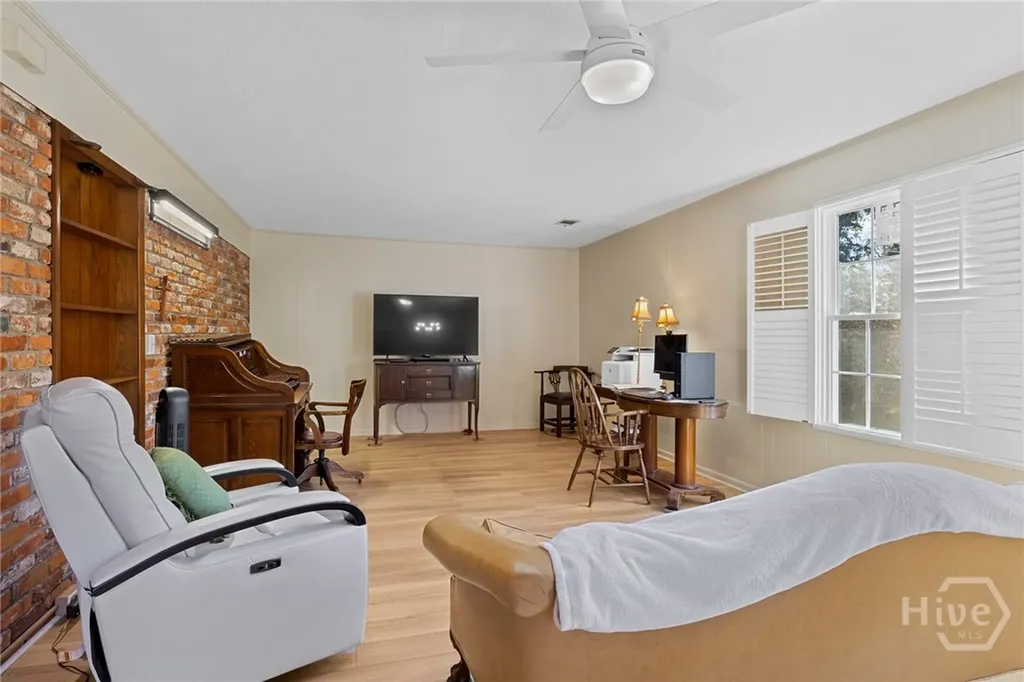 6 Prince Charles Court Savannah GA 31406