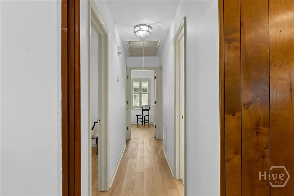 6 Prince Charles Court Savannah GA 31406