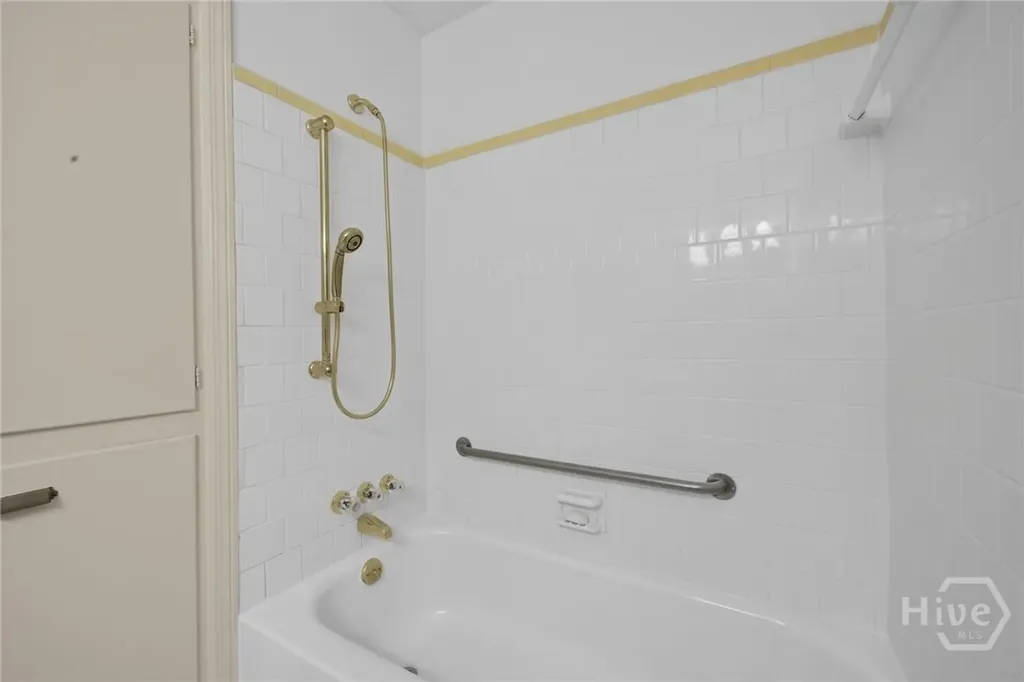 6 Prince Charles Court Savannah GA 31406