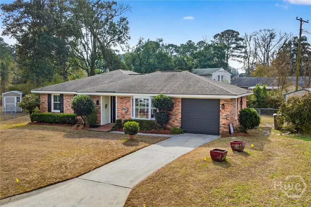 6 Prince Charles Court Savannah GA 31406