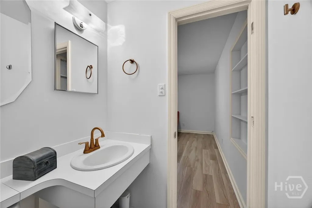 6 Prince Charles Court Savannah GA 31406