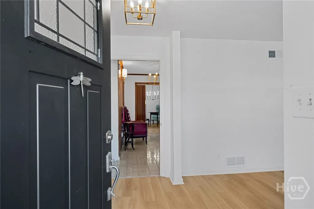 6 Prince Charles Court Savannah GA 31406