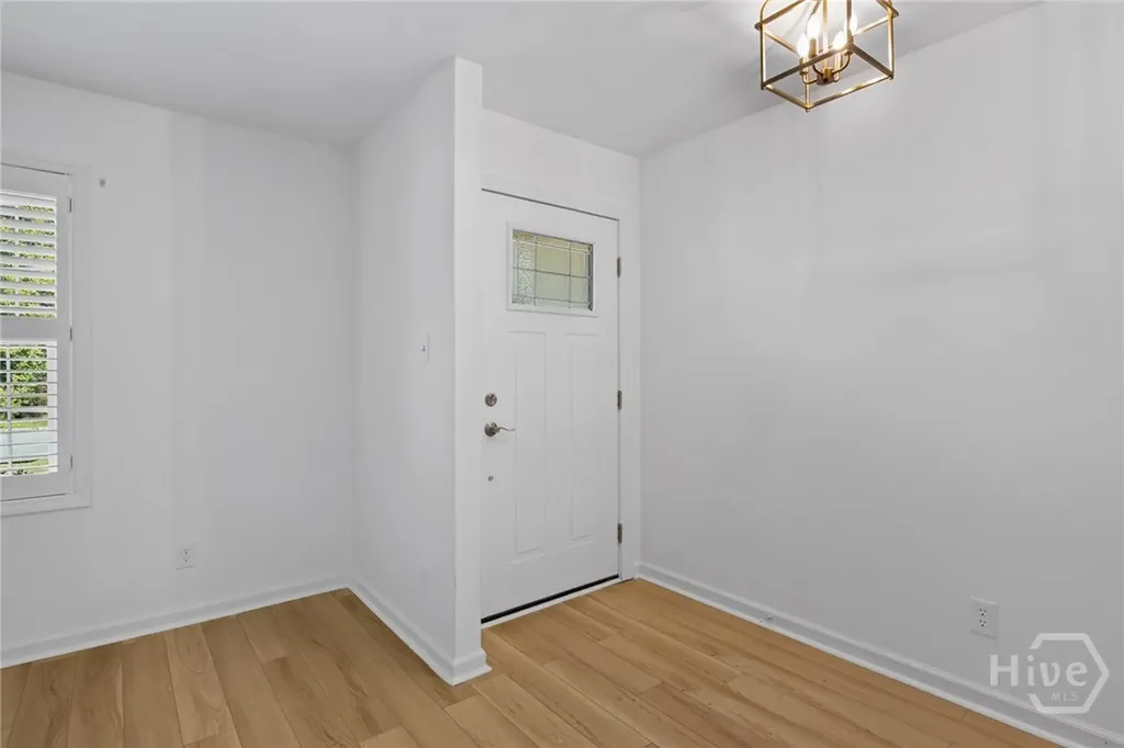 6 Prince Charles Court Savannah GA 31406