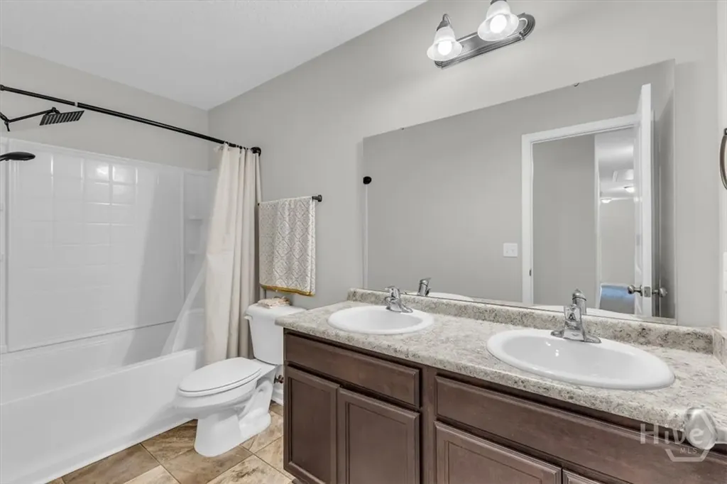 4 Turpentine Trail Hinesville GA 31313