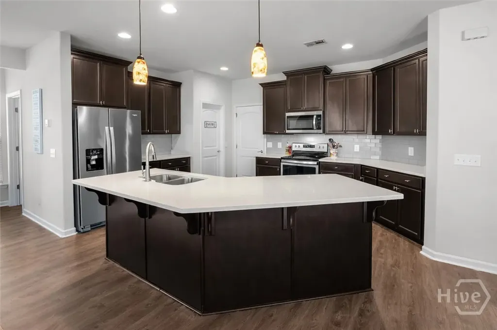 238 Lakepointe Drive Savannah GA 31407