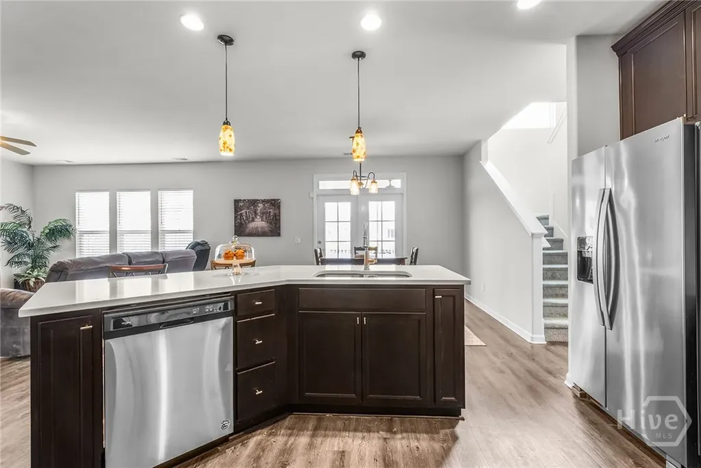 238 Lakepointe Drive Savannah GA 31407