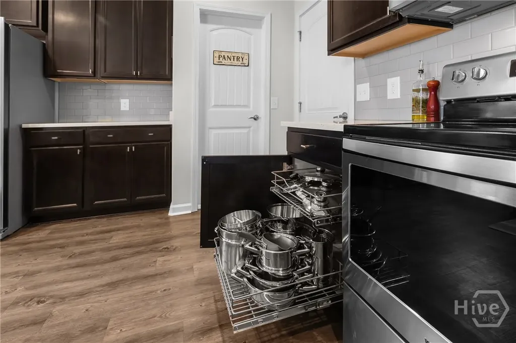 238 Lakepointe Drive Savannah GA 31407