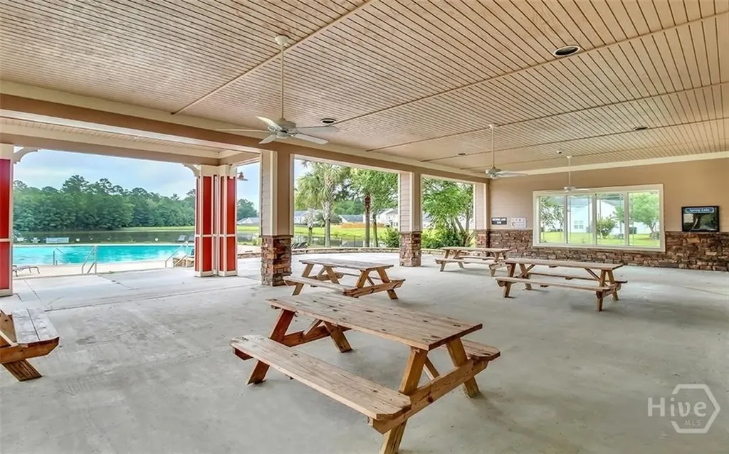 238 Lakepointe Drive Savannah GA 31407