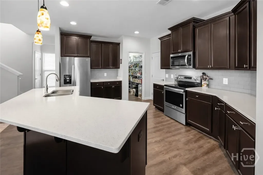 238 Lakepointe Drive Savannah GA 31407