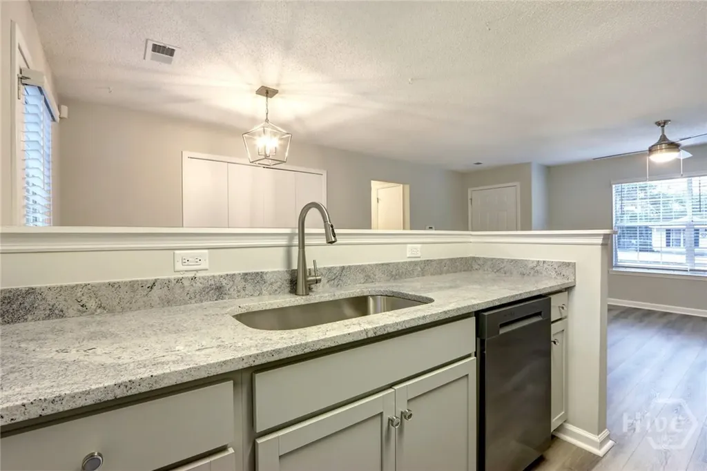 20 Lansing Savannah GA 31406