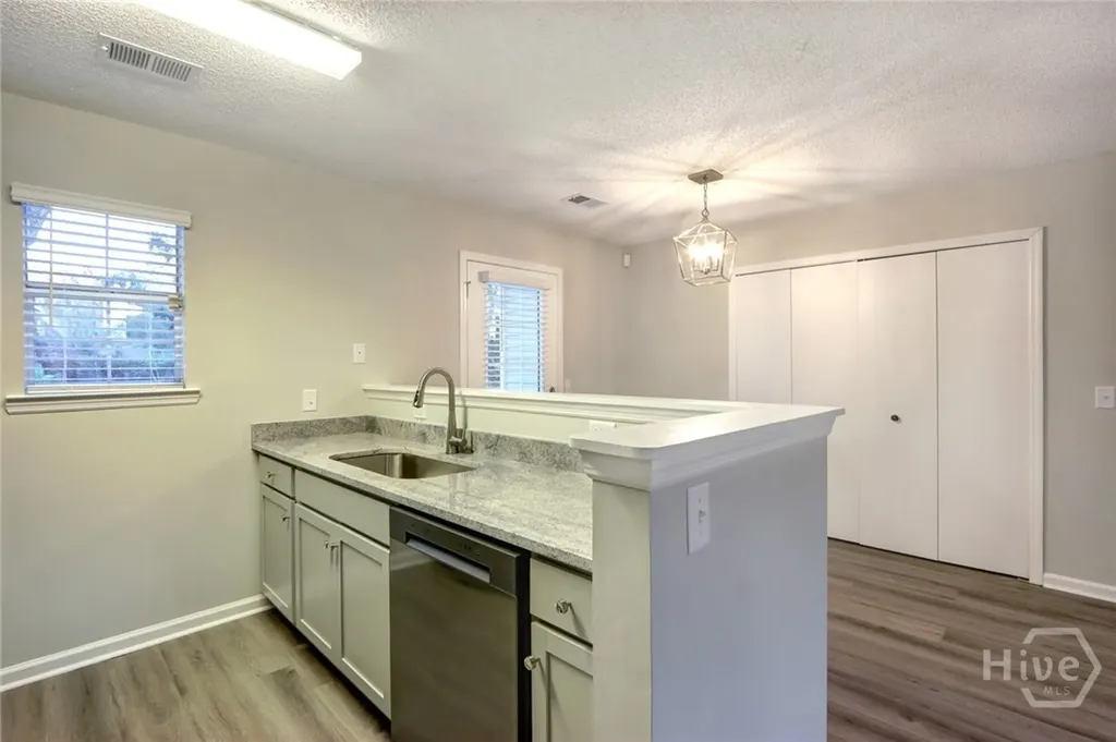 20 Lansing Savannah GA 31406