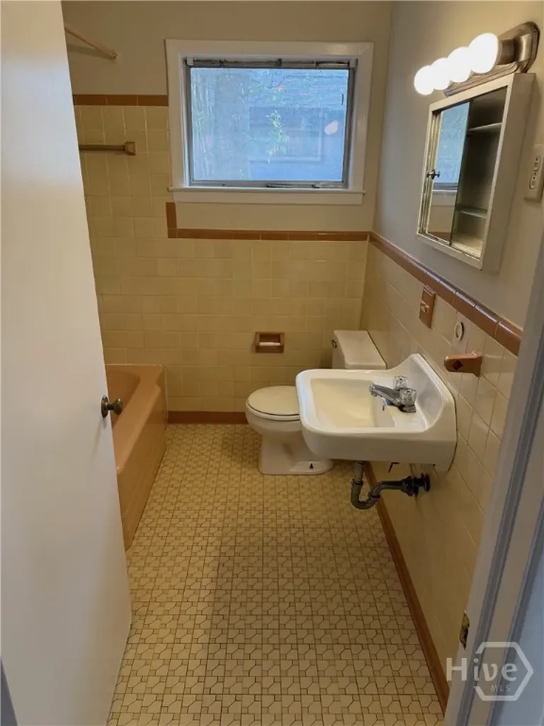 2101 Oakland Court Savannah GA 31404