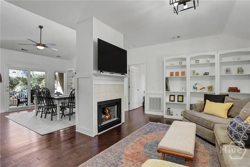 4 E Back Street Savannah GA 31419