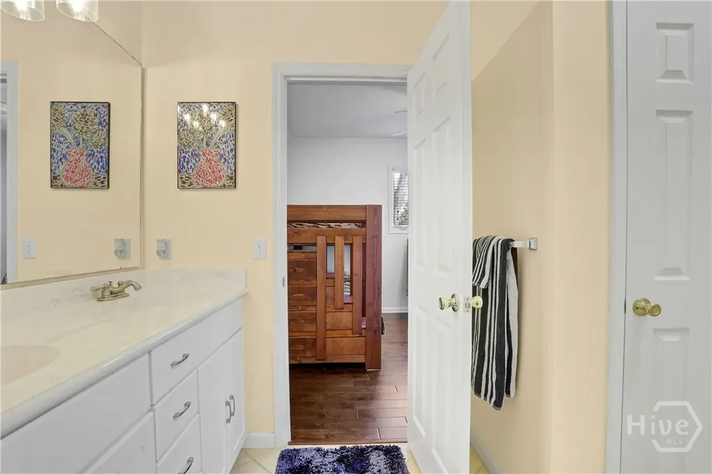 4 E Back Street Savannah GA 31419