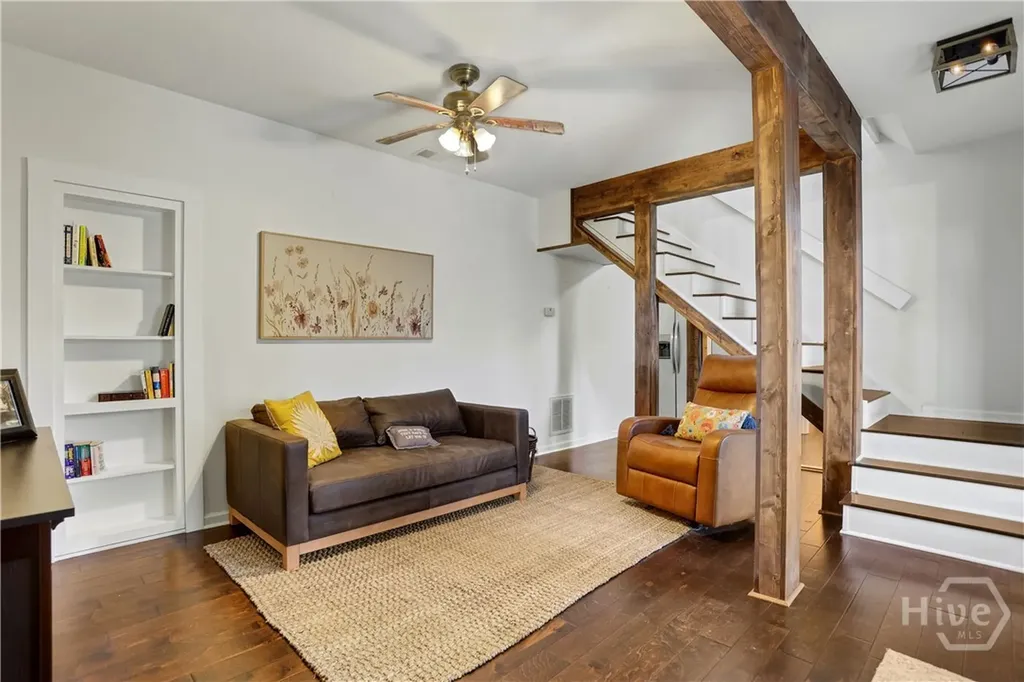 4 E Back Street Savannah GA 31419