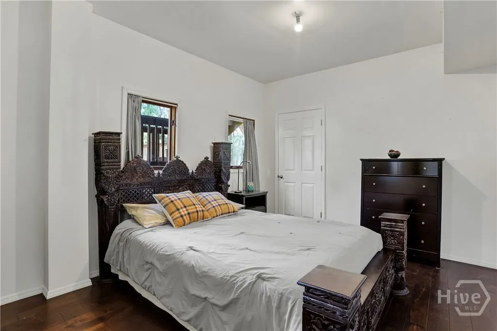 4 E Back Street Savannah GA 31419
