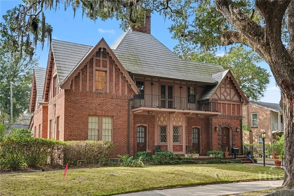 25 Washington Avenue Savannah GA 31405