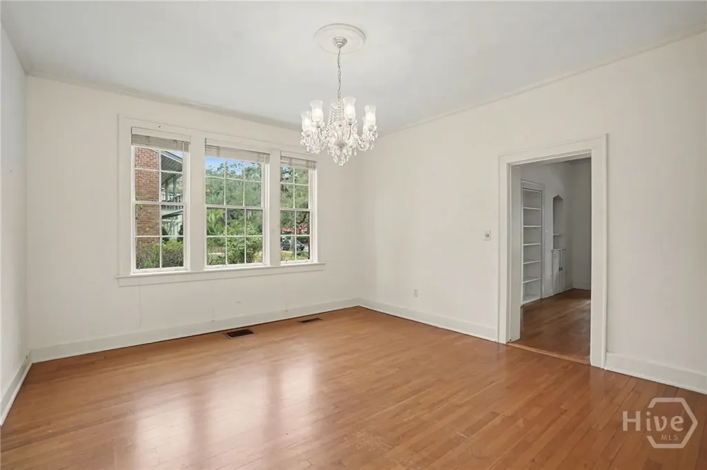 25 Washington Avenue Savannah GA 31405