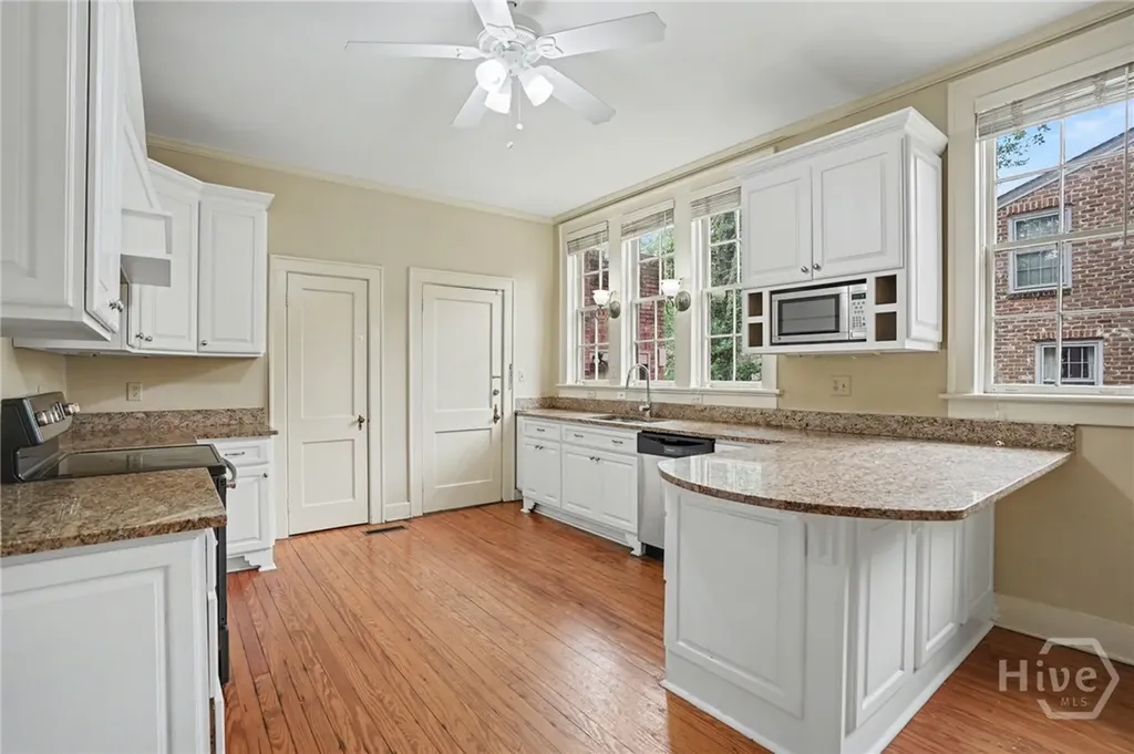 25 Washington Avenue Savannah GA 31405