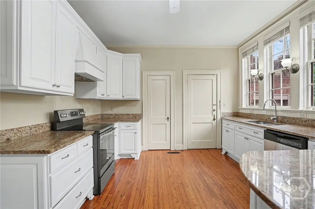25 Washington Avenue Savannah GA 31405