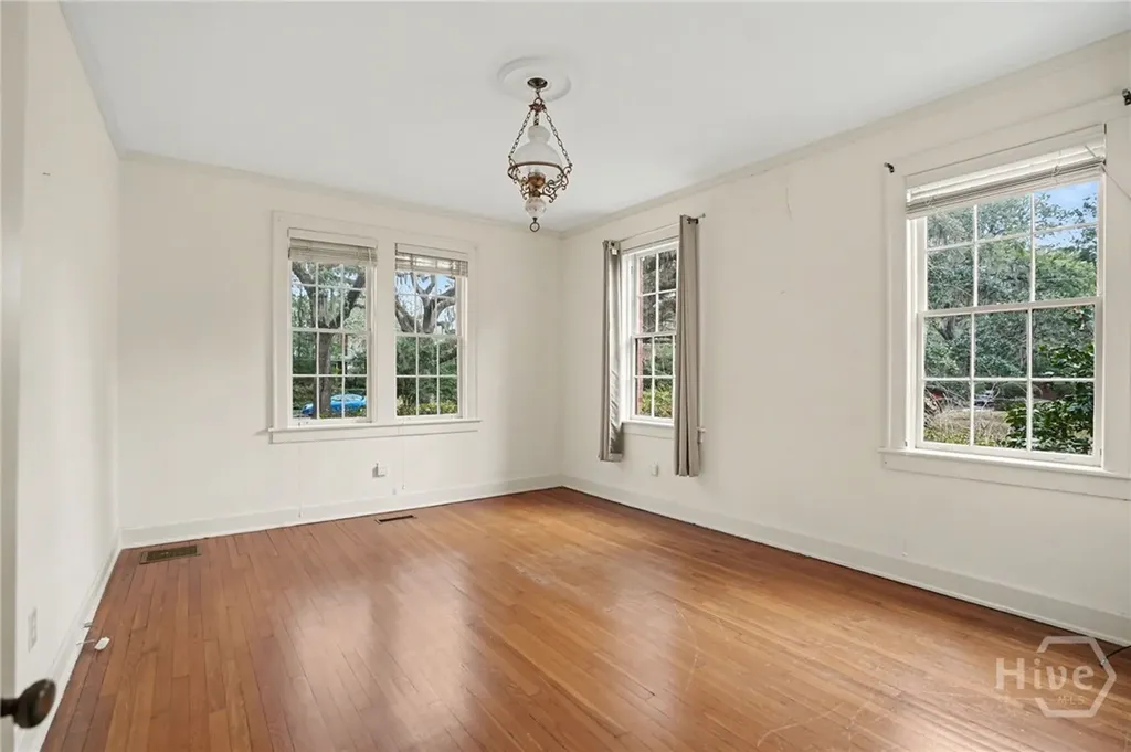 25 Washington Avenue Savannah GA 31405